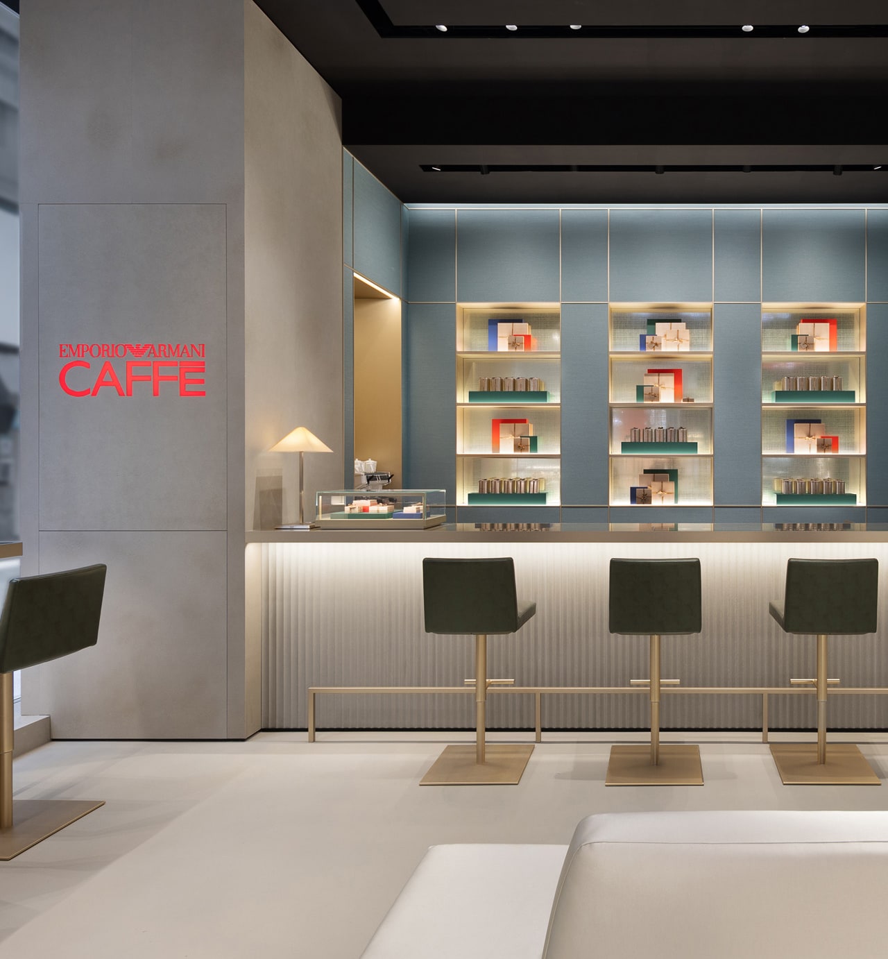 Emporio_Armani_Caffe_Tokyo