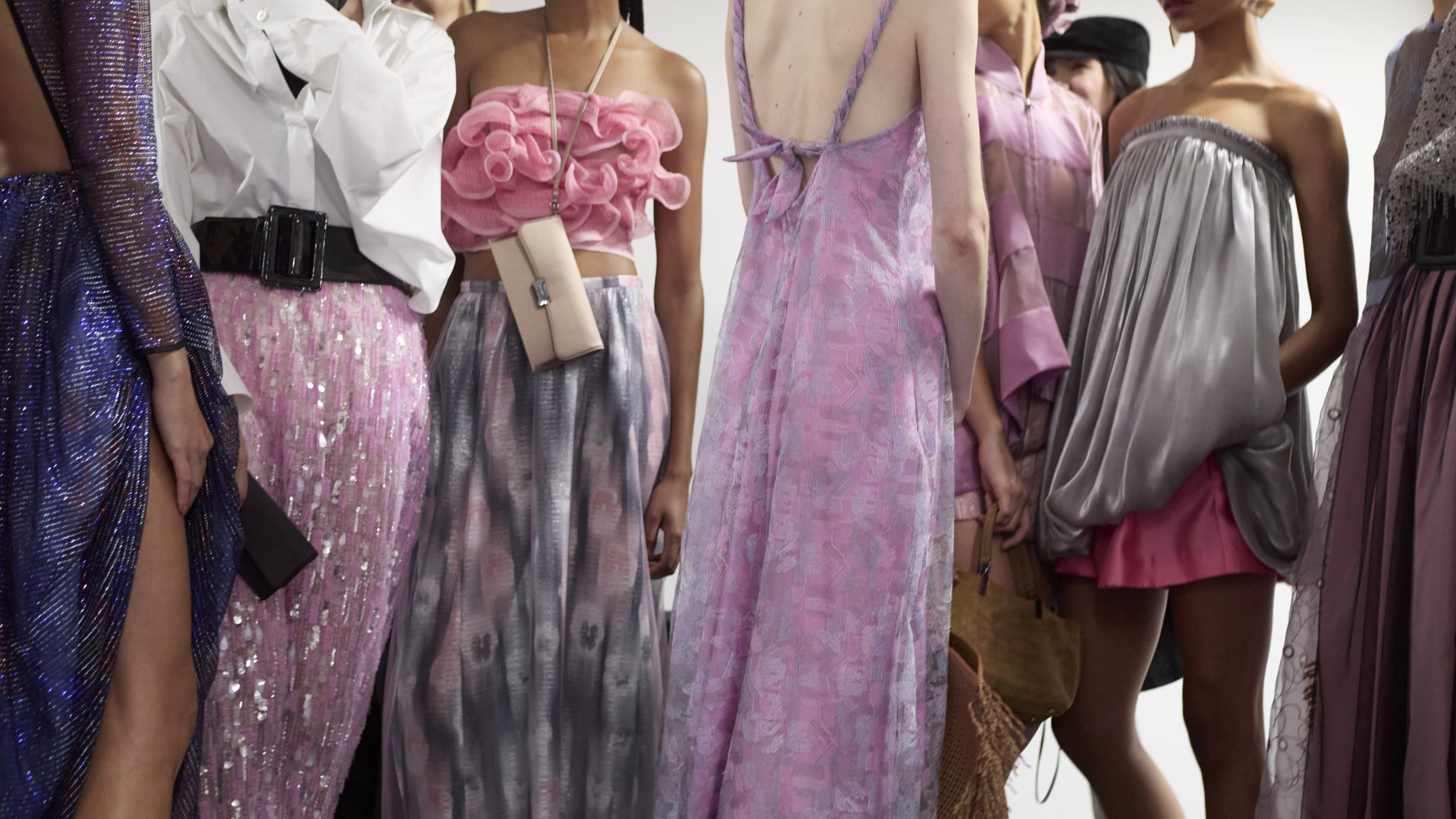 EA_SS25_Woman_Backstage_45
