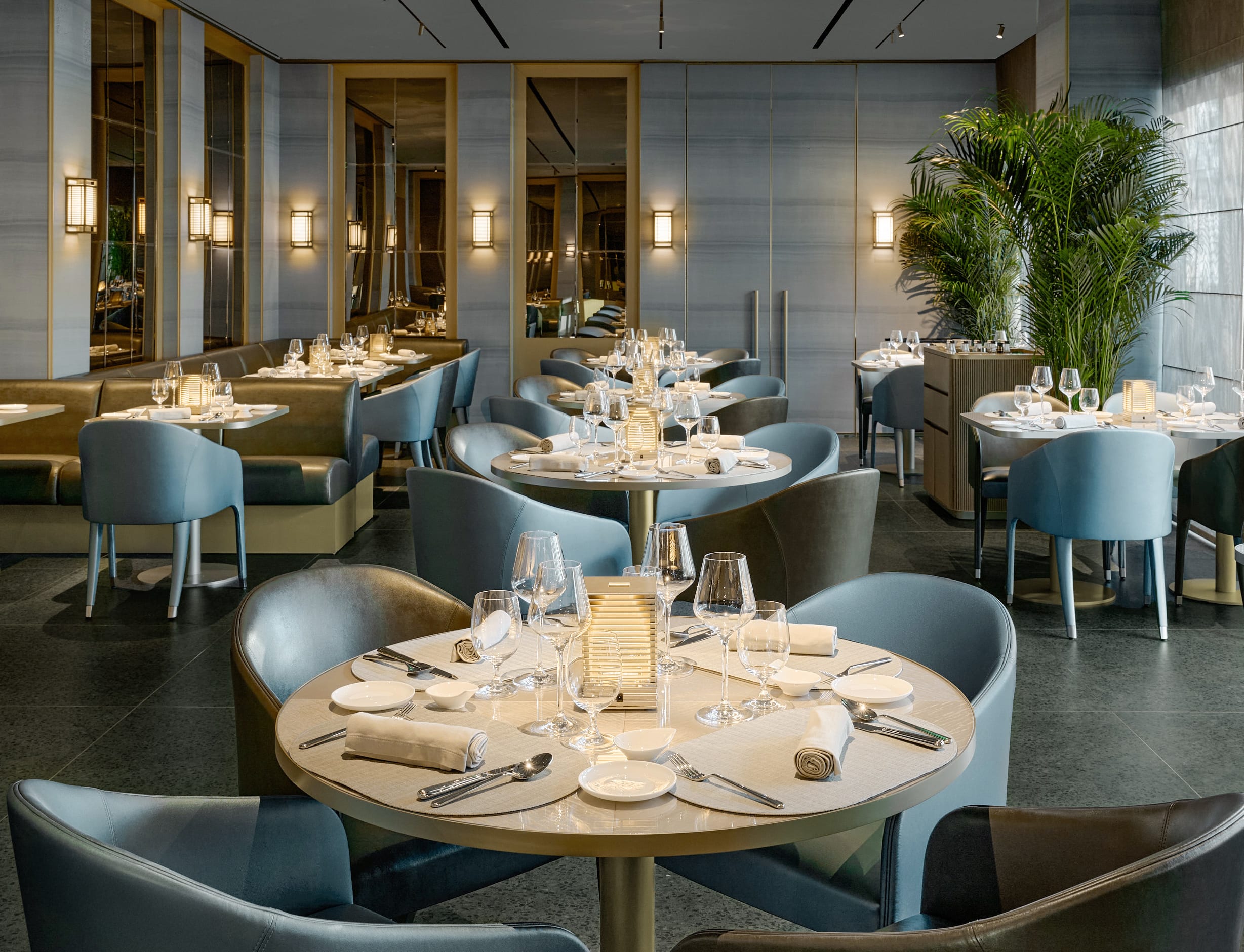 Armani_Caffe_Beijing_Dining_Room