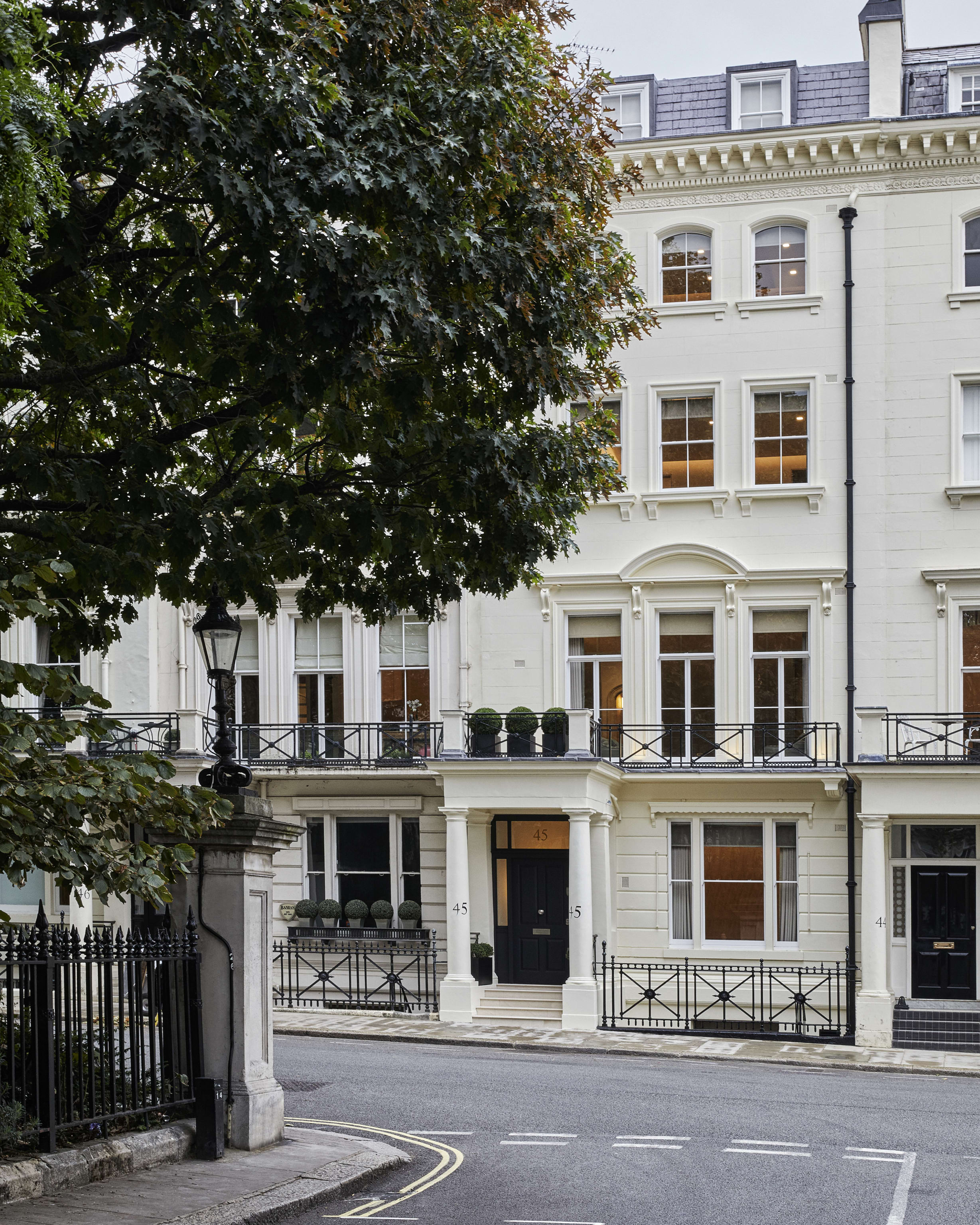 Armani_Casa_Interior_Design_Service_London_South_Knightsbridge_01
