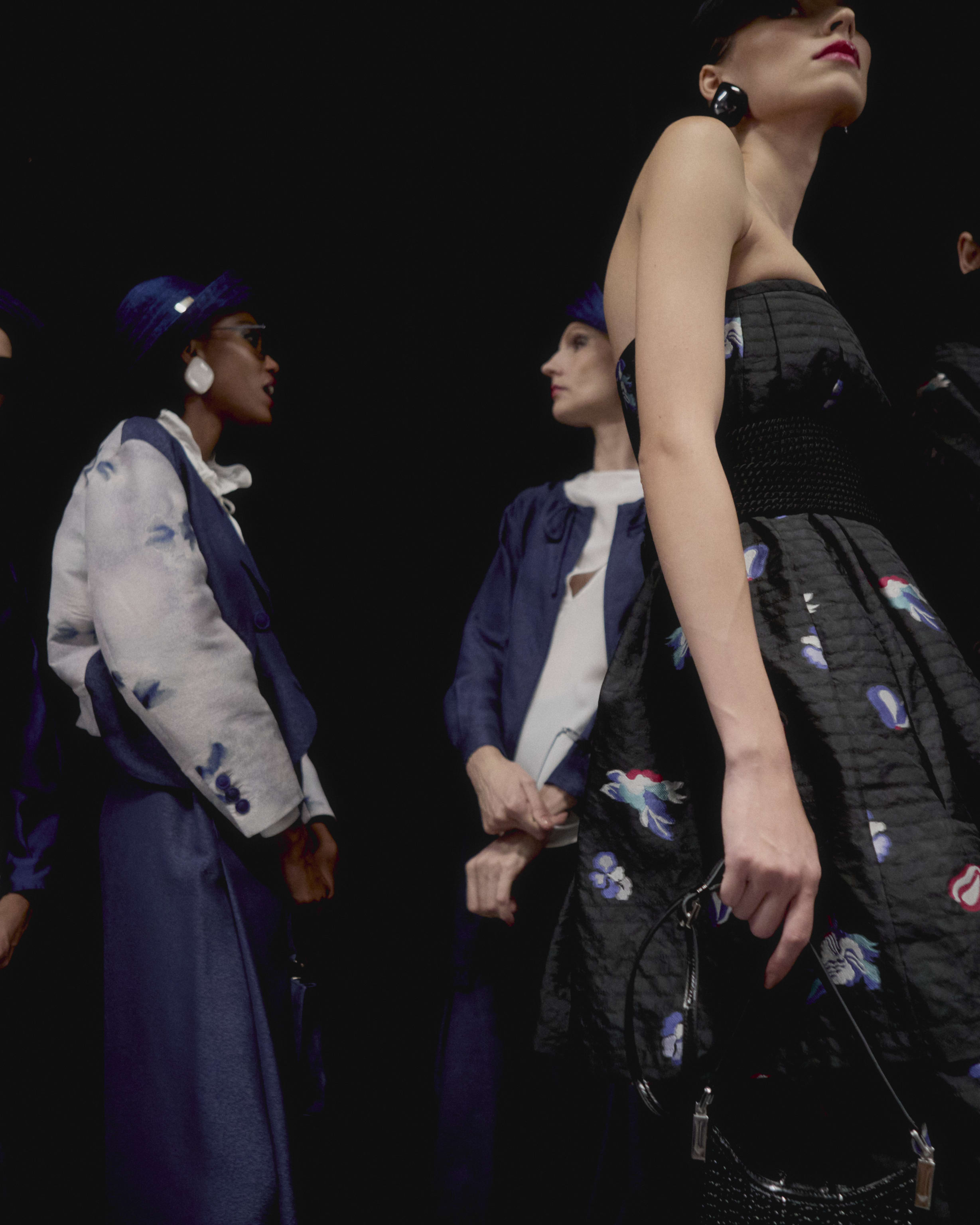 EA_SS25_Woman_Backstage_09