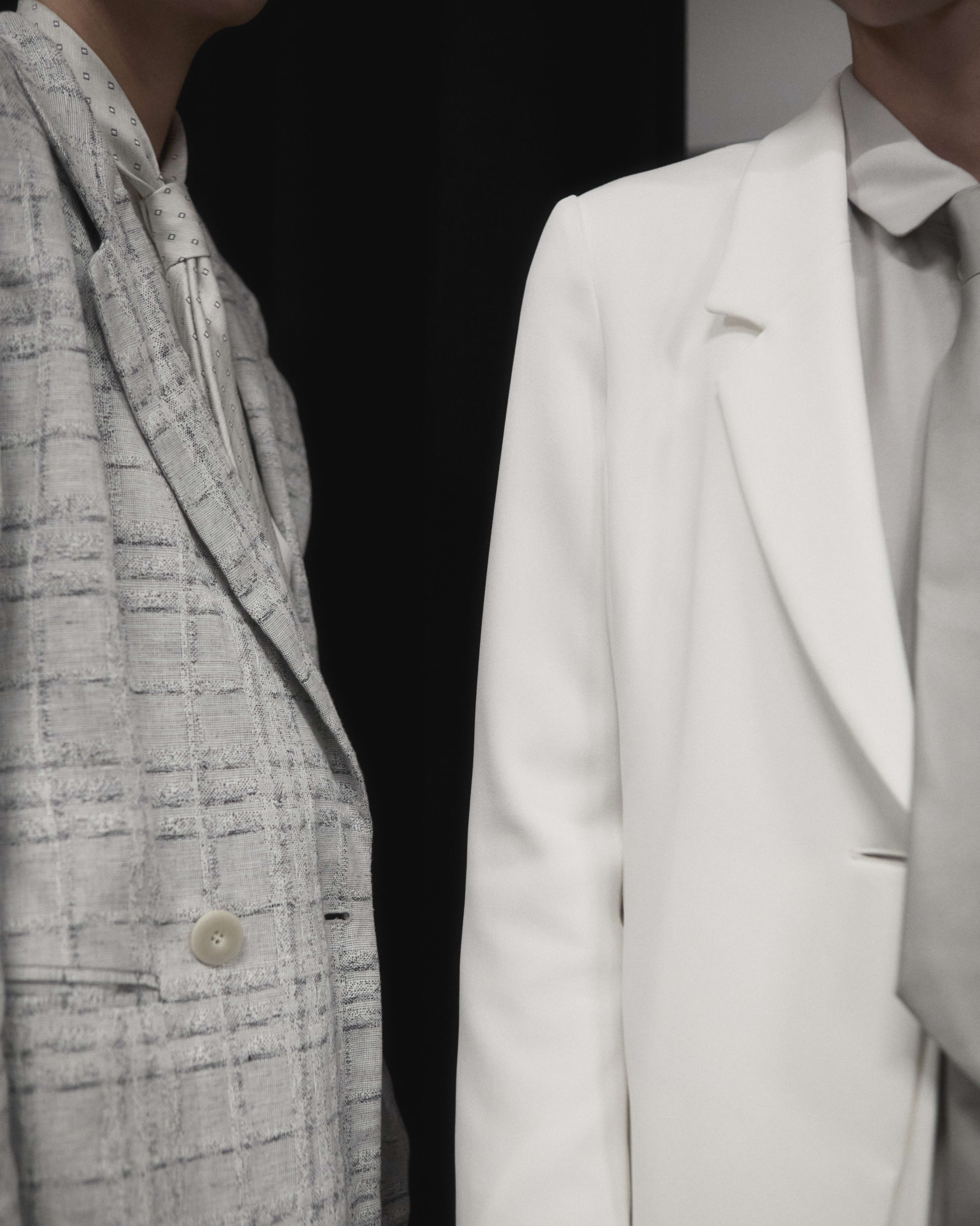 EA_SS25_Woman_Backstage_13