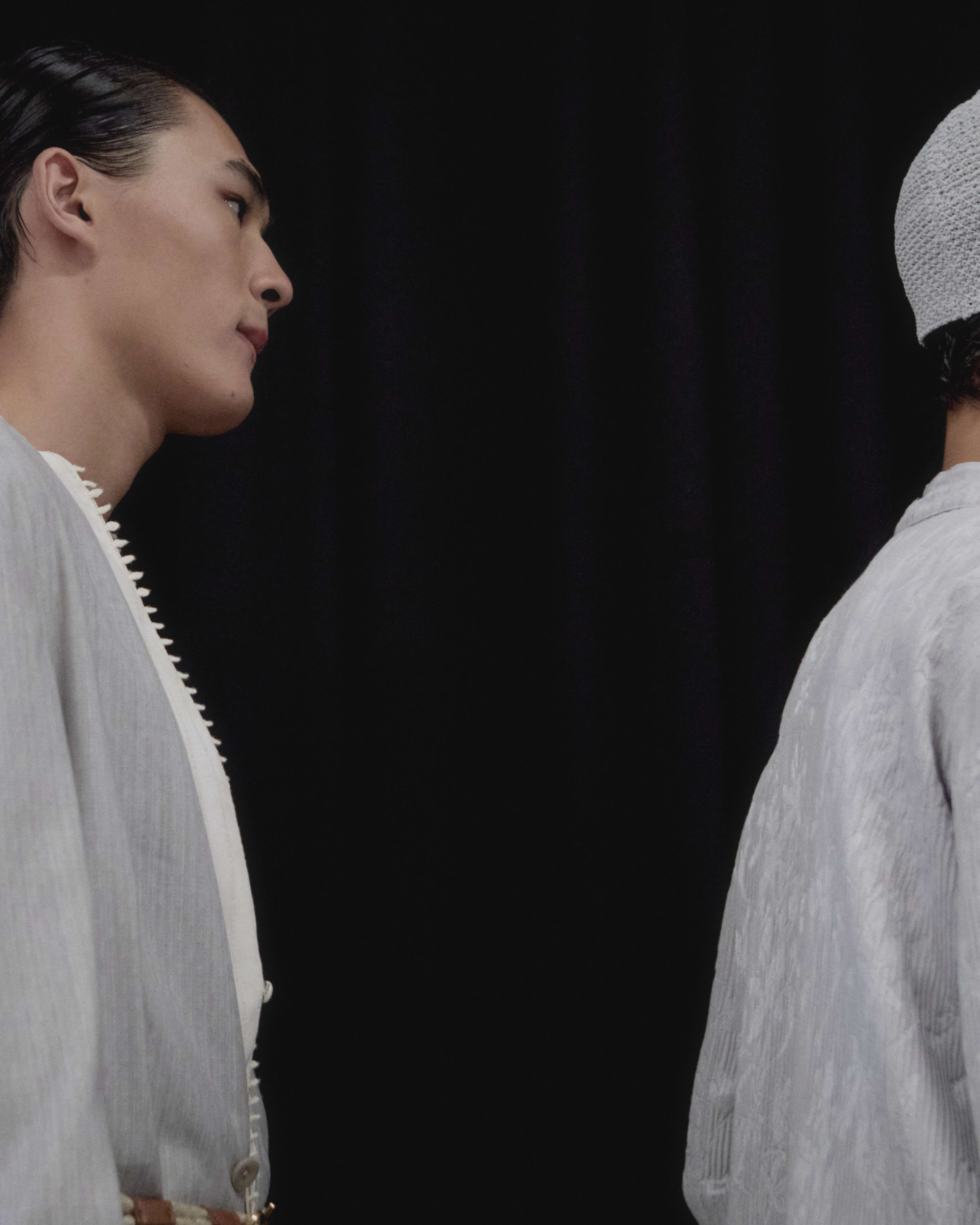 EA_SS25_Woman_Backstage_15