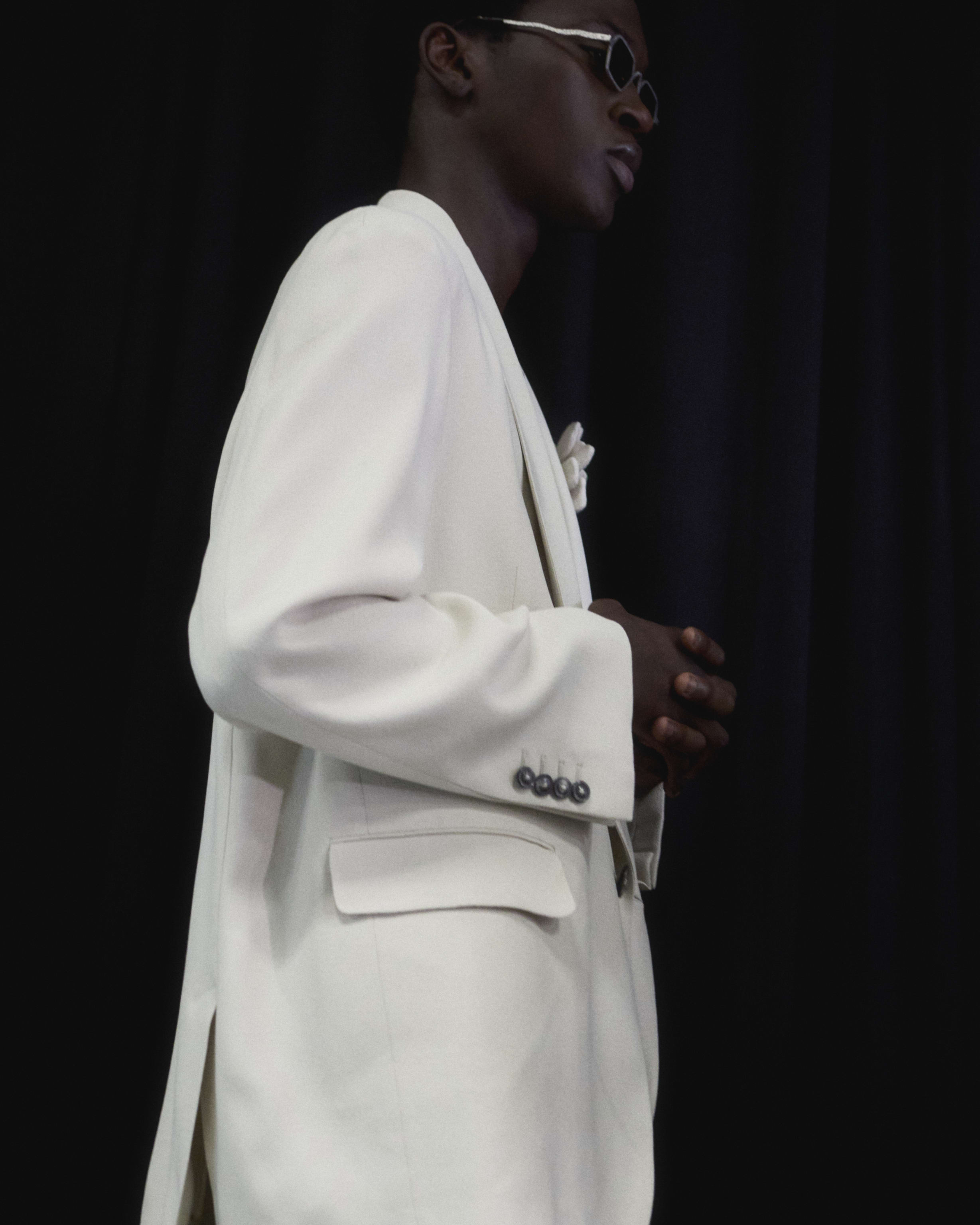 EA_SS25_Woman_Backstage_17