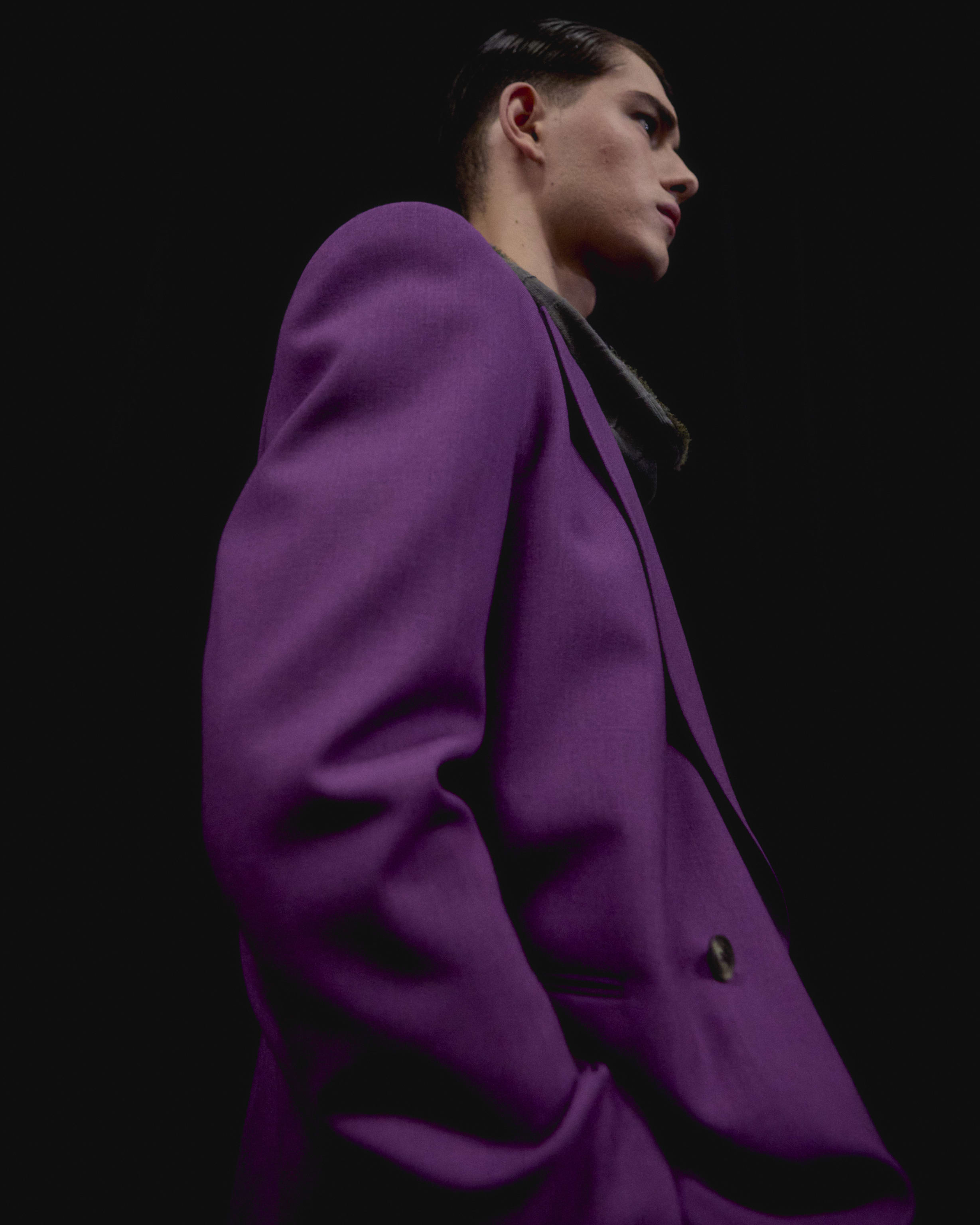 EA_SS25_Woman_Backstage_27