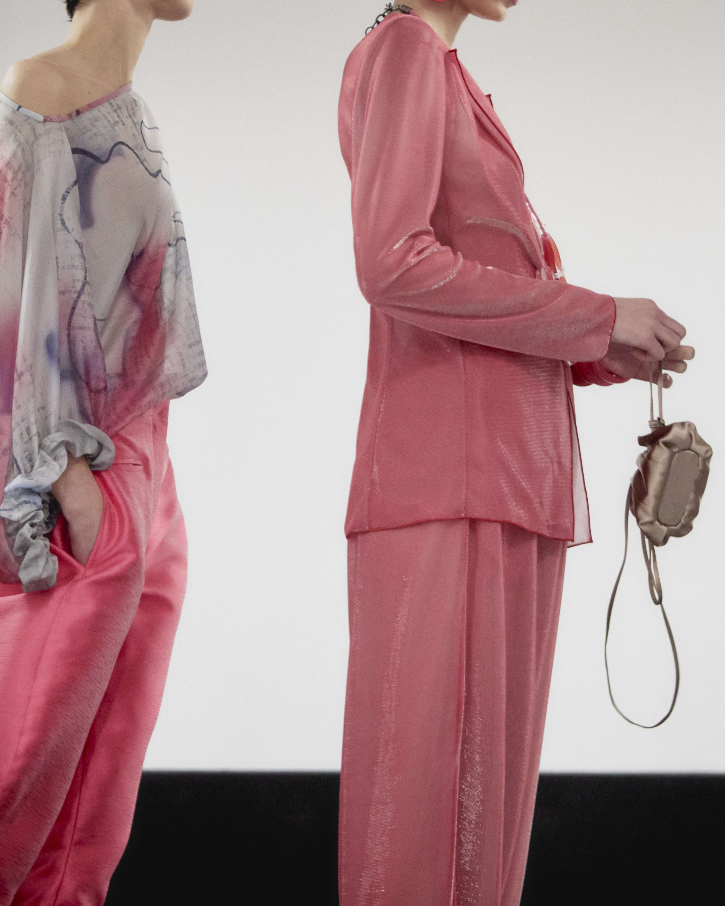 EA_SS25_Woman_Backstage_43