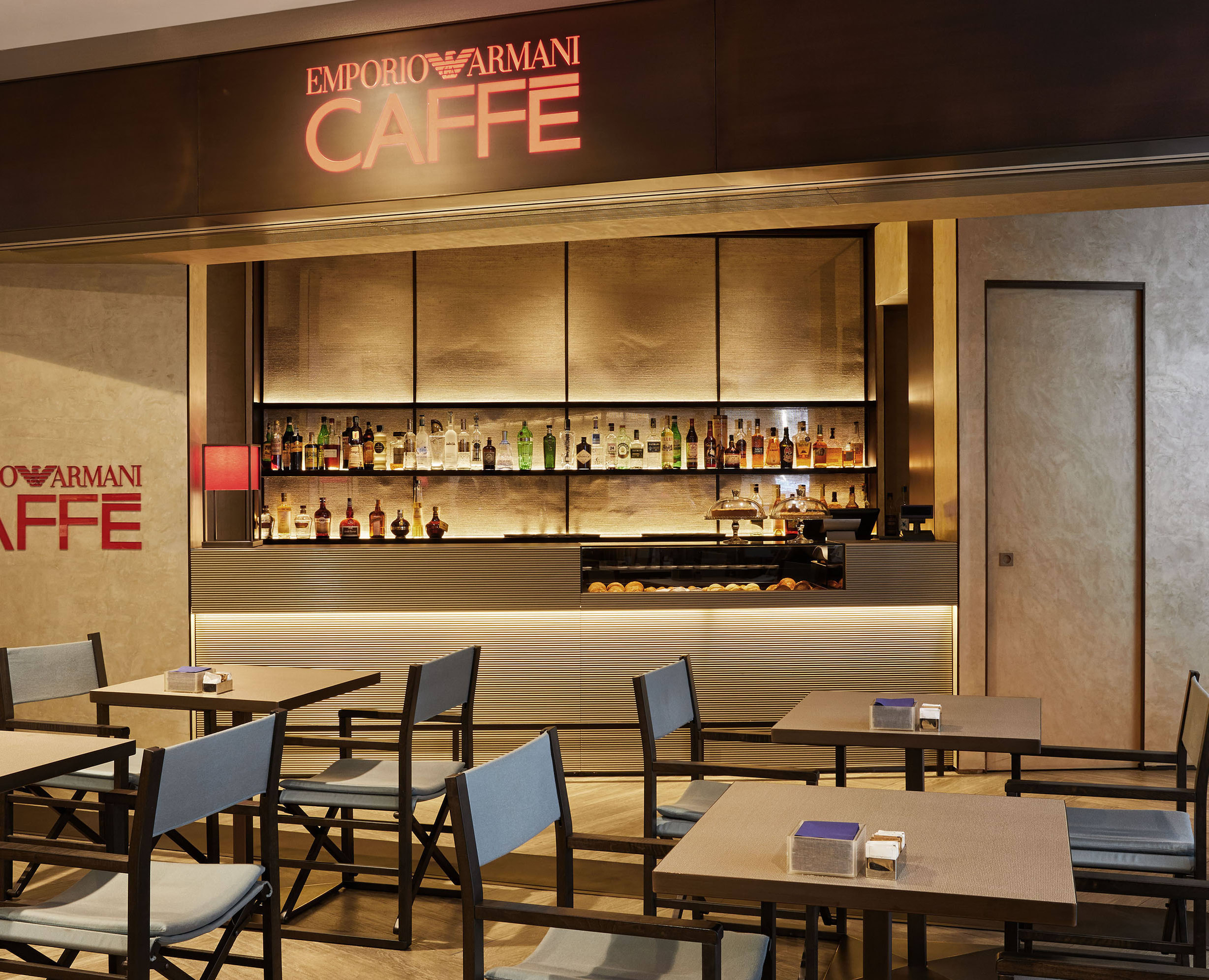 Emporio_Armani_Cafè_And_Ristorante_-_Bologna_03