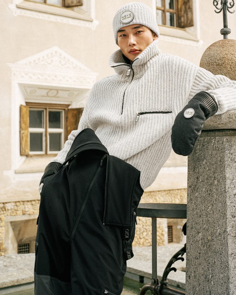 Video showing starting of Giorgio Armani Women's Spring/Summer 2026 fashion