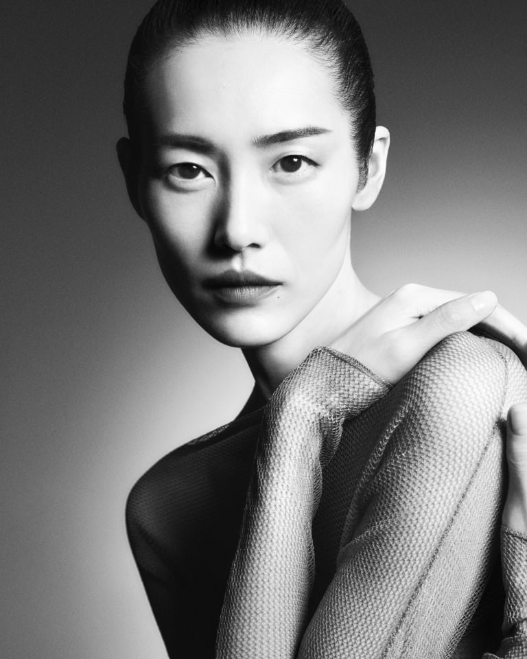 Video showing abstract content used as an invitation to the Giorgio Armani Men's Spring/Summer 2026 fashion show scheduled for 23/06/2025 at 12:00 PM