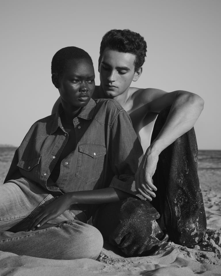 Video showcasing abstract content used as an invitation to the Emporio Armani