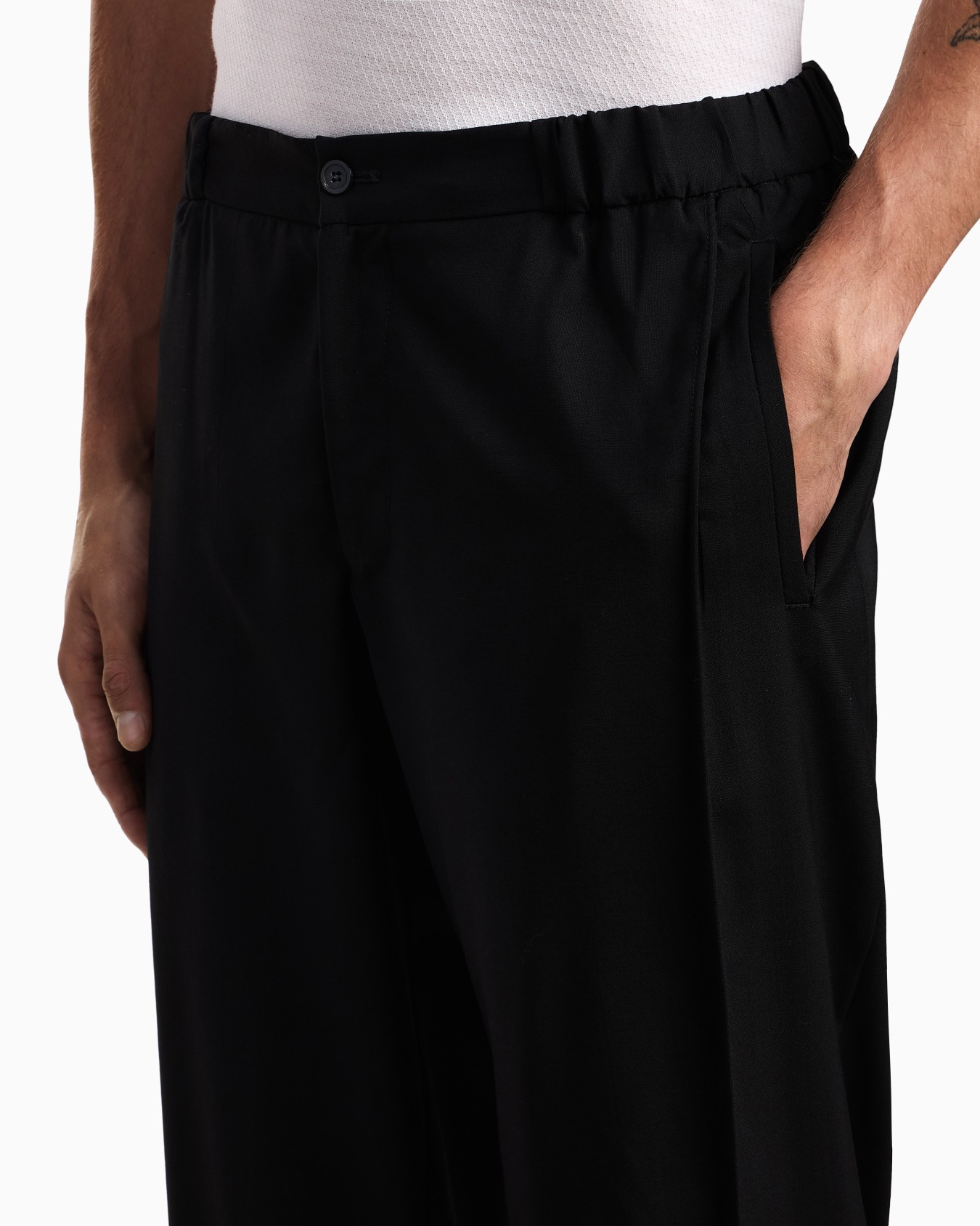 Natural stretch canvas trousers with elasticated cuffs Slide 4