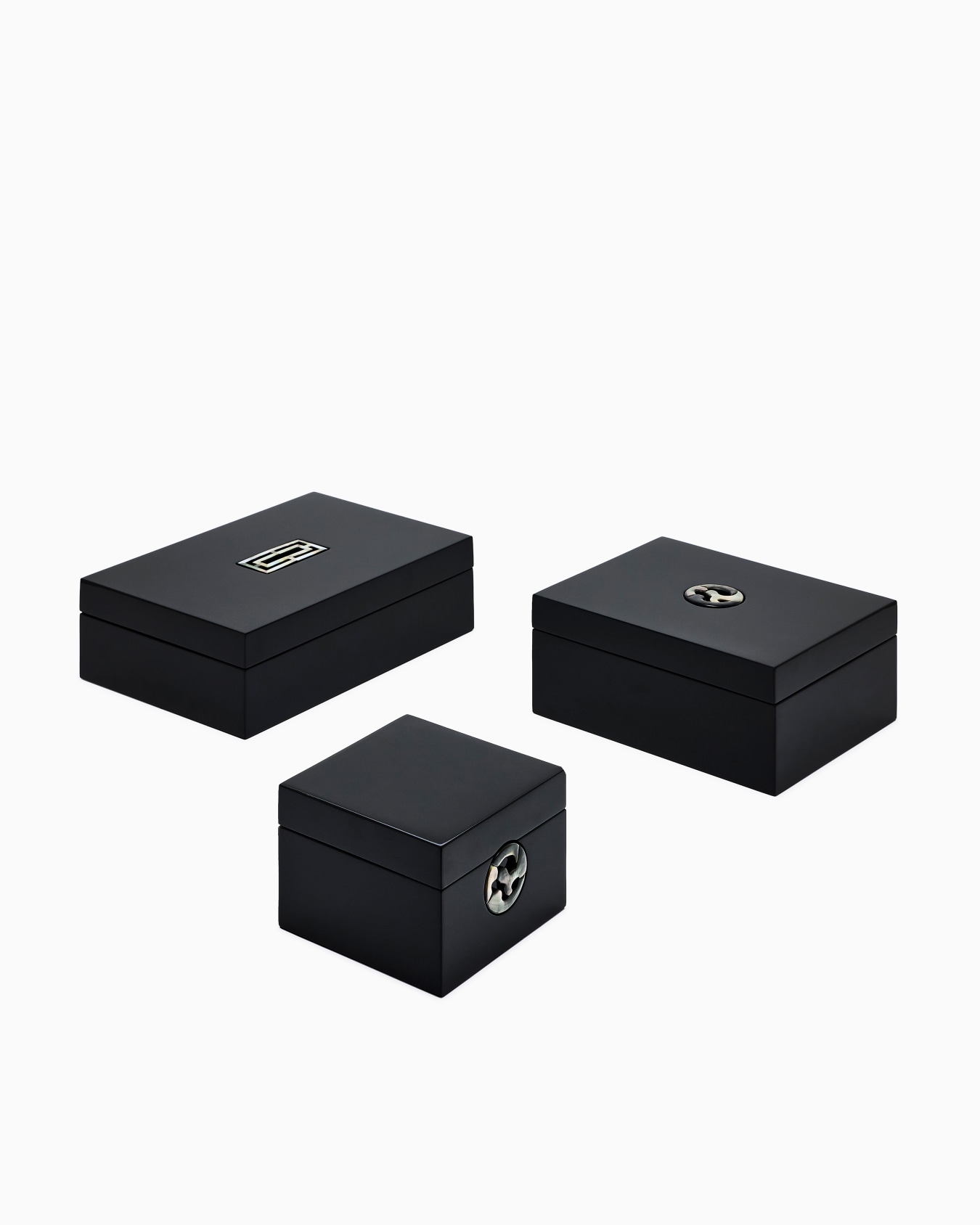 TEORIA WATCH CASE WITH MOTHER OF PEARL DECORATION Slide 4