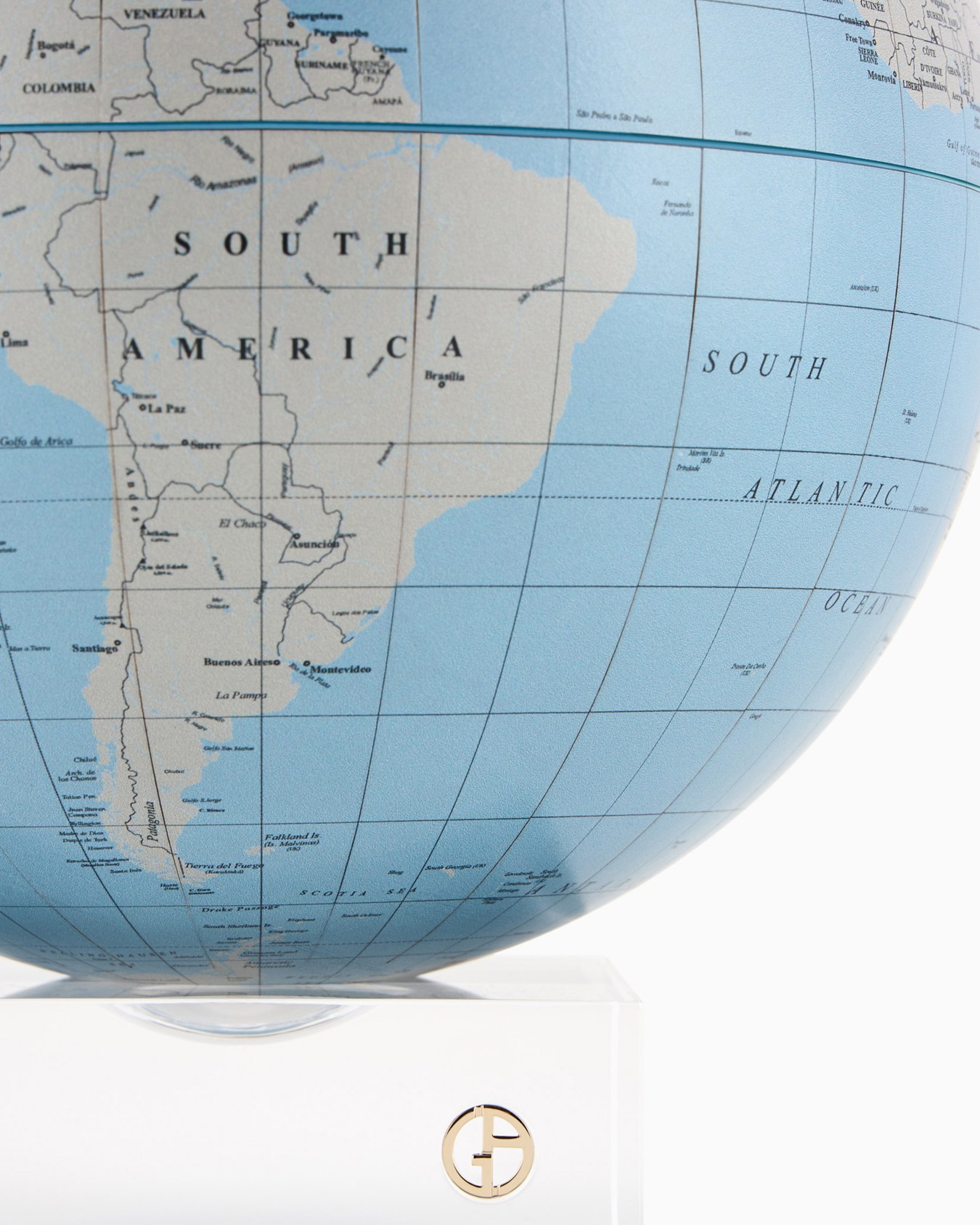 HUNTER Globe with methacrylate base Slide 1