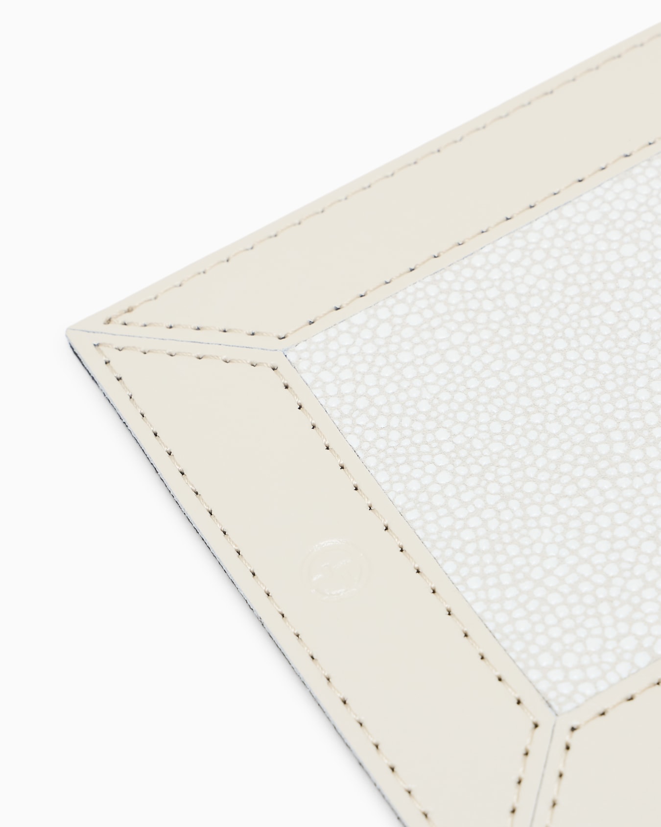 HIROMI COASTER WITH BORDER Slide 1