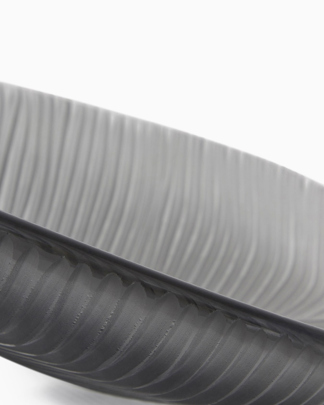 ELIZABETH Large centrepiece  Slide 1