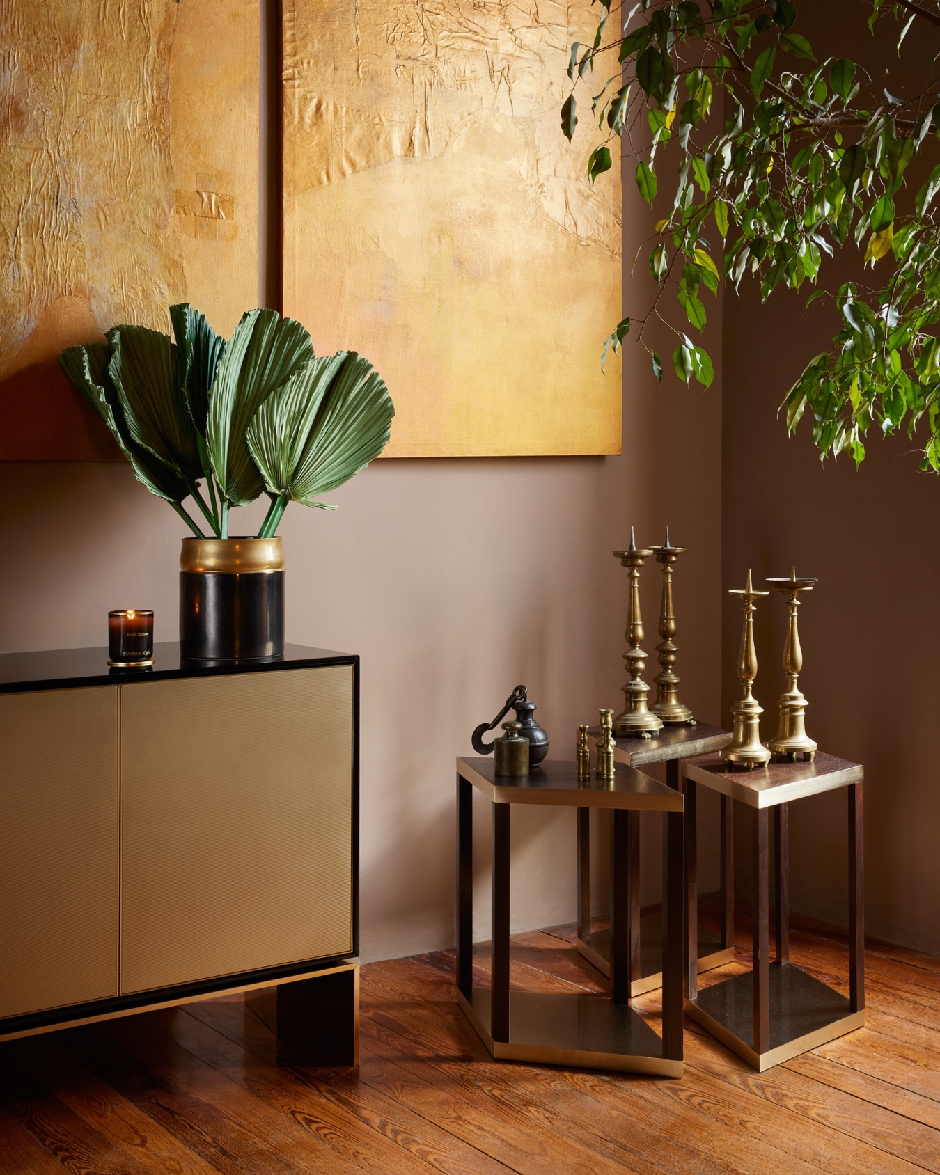 LINK Set of small tables Slide 3