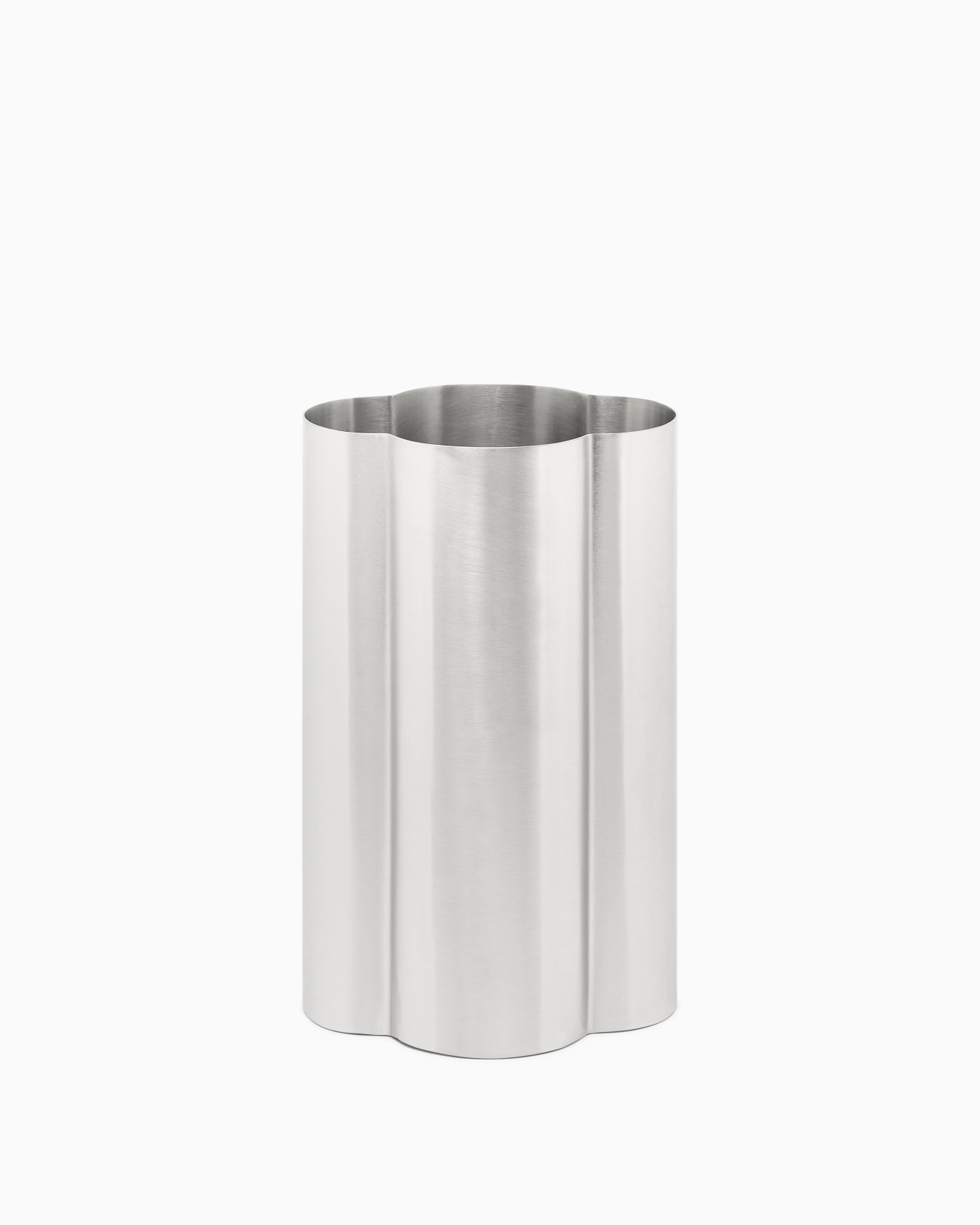 MOVE METAL OVAL VASE Slide 0