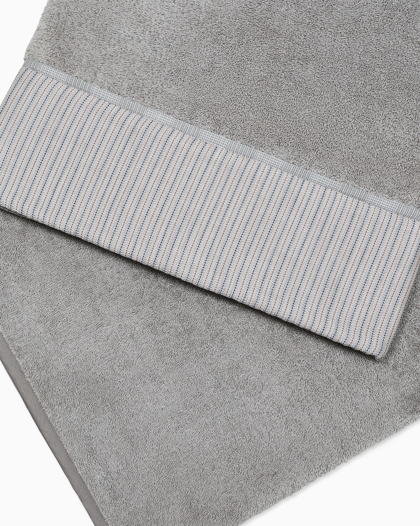 PETTY BATH TOWEL WITH FABRIC BORDER Slide 1