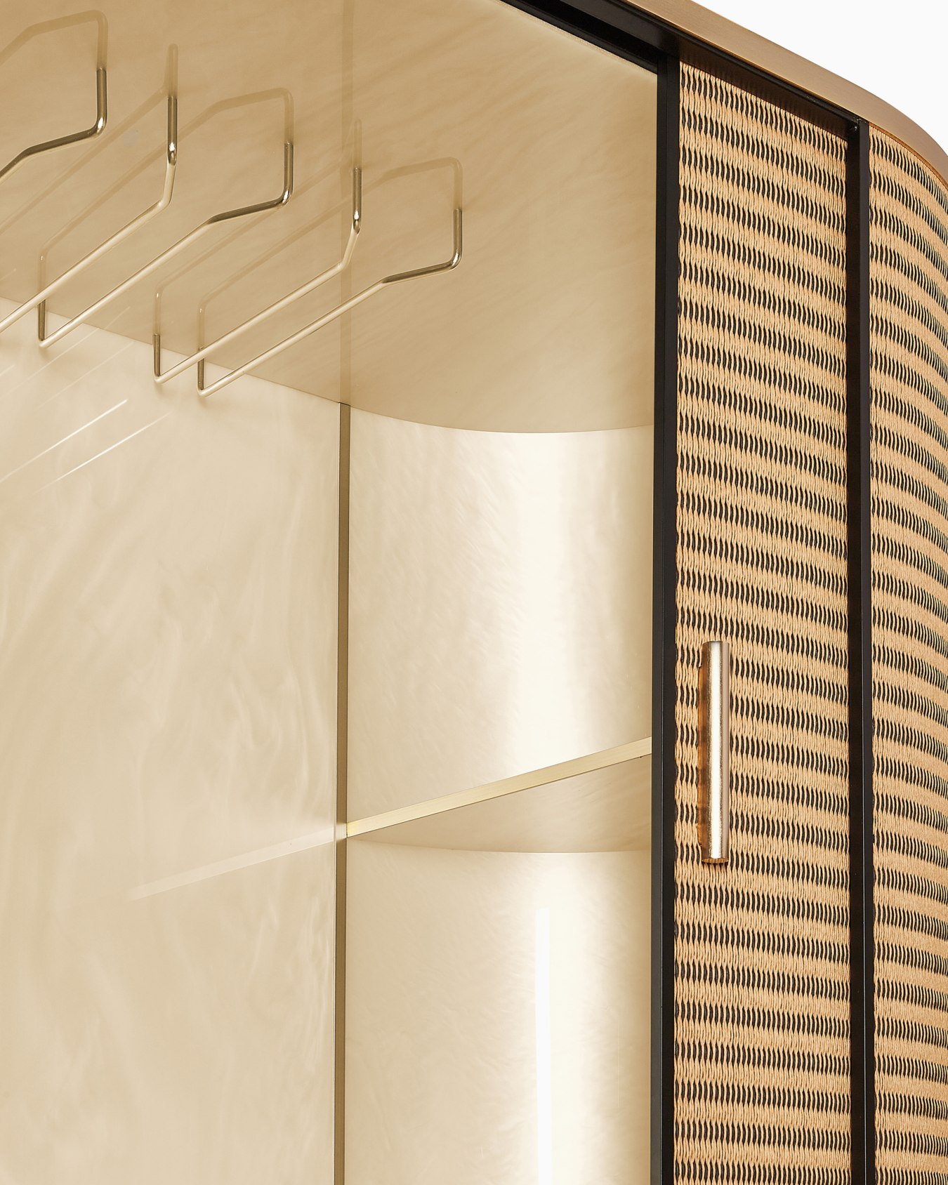 ROYAL Bar cabinet in Limited Edition  Slide 4