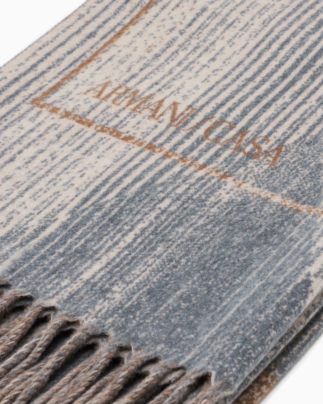 AURA Triple jacquard wool plaid with torchon fringes Slide 2