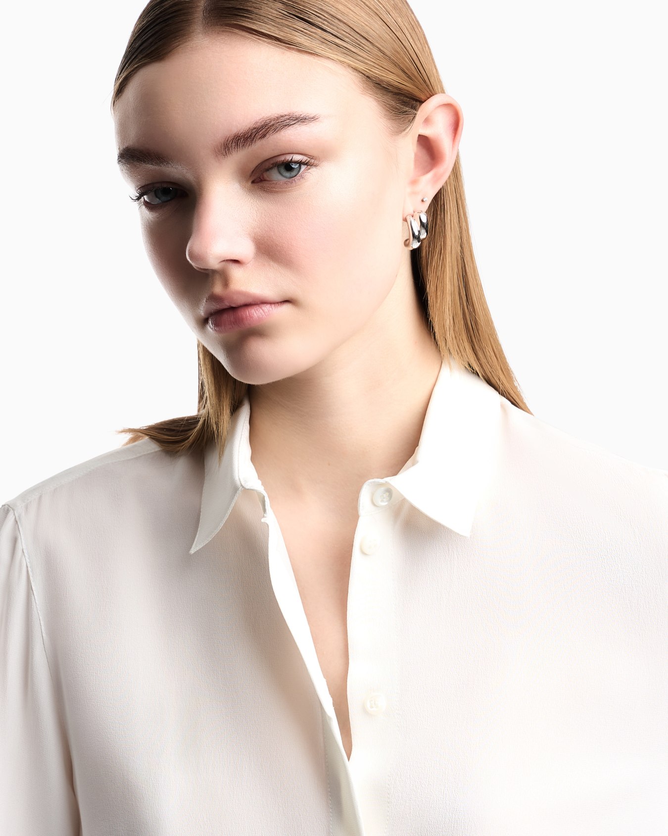 Camisa de seda crepé de china con plisado en la espalda Diapositiva 6