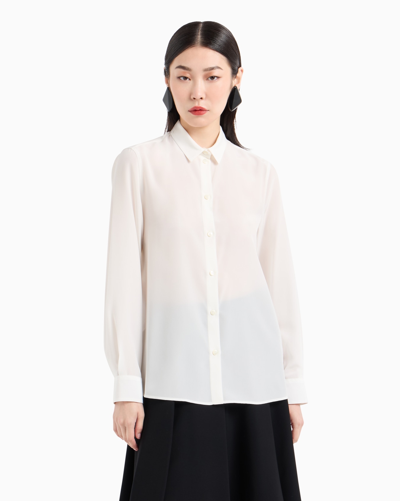 Silk crêpe-de-Chine shirt with pleated back Slide 3