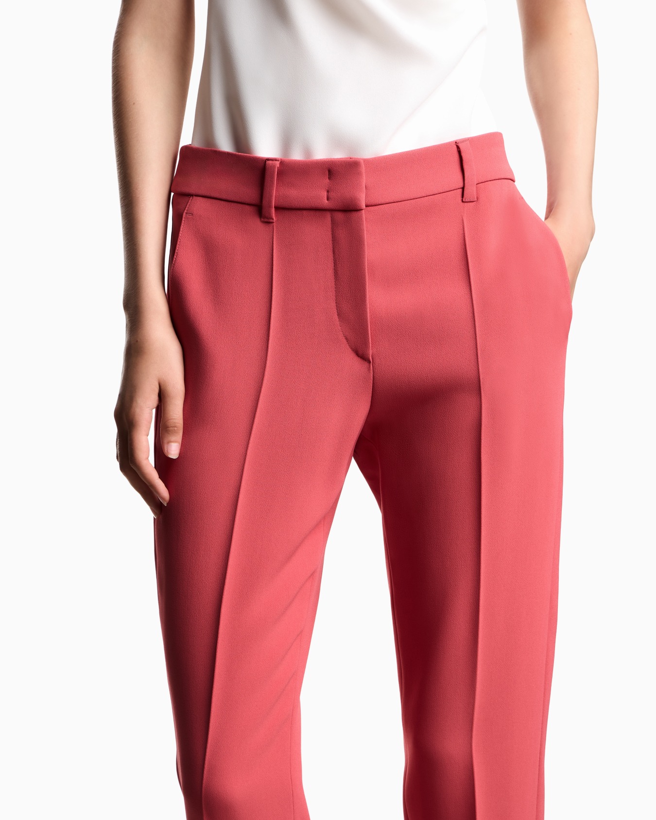 Pantalon avec passants en crêpe cady avec nervures Diapositive 4