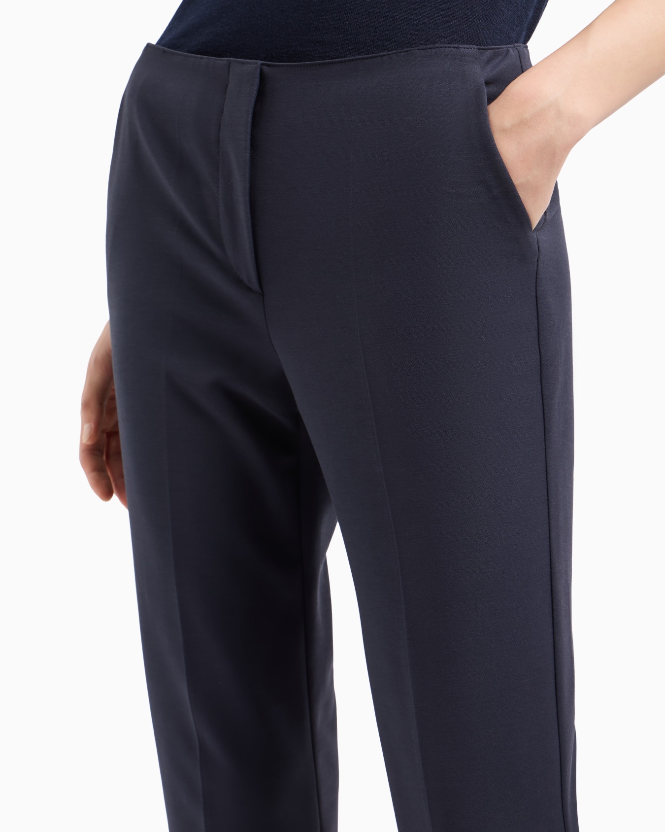 Stretch gabardine 7/8 trousers Slide 4