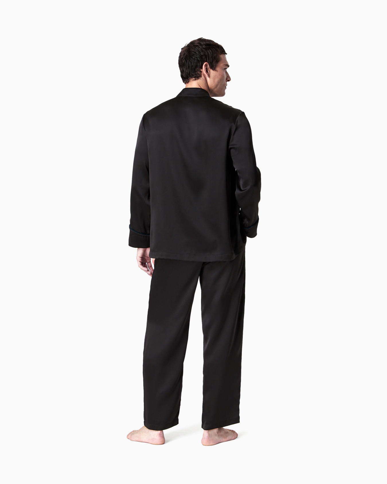 Pijama de seda con monograma Diapositiva 2