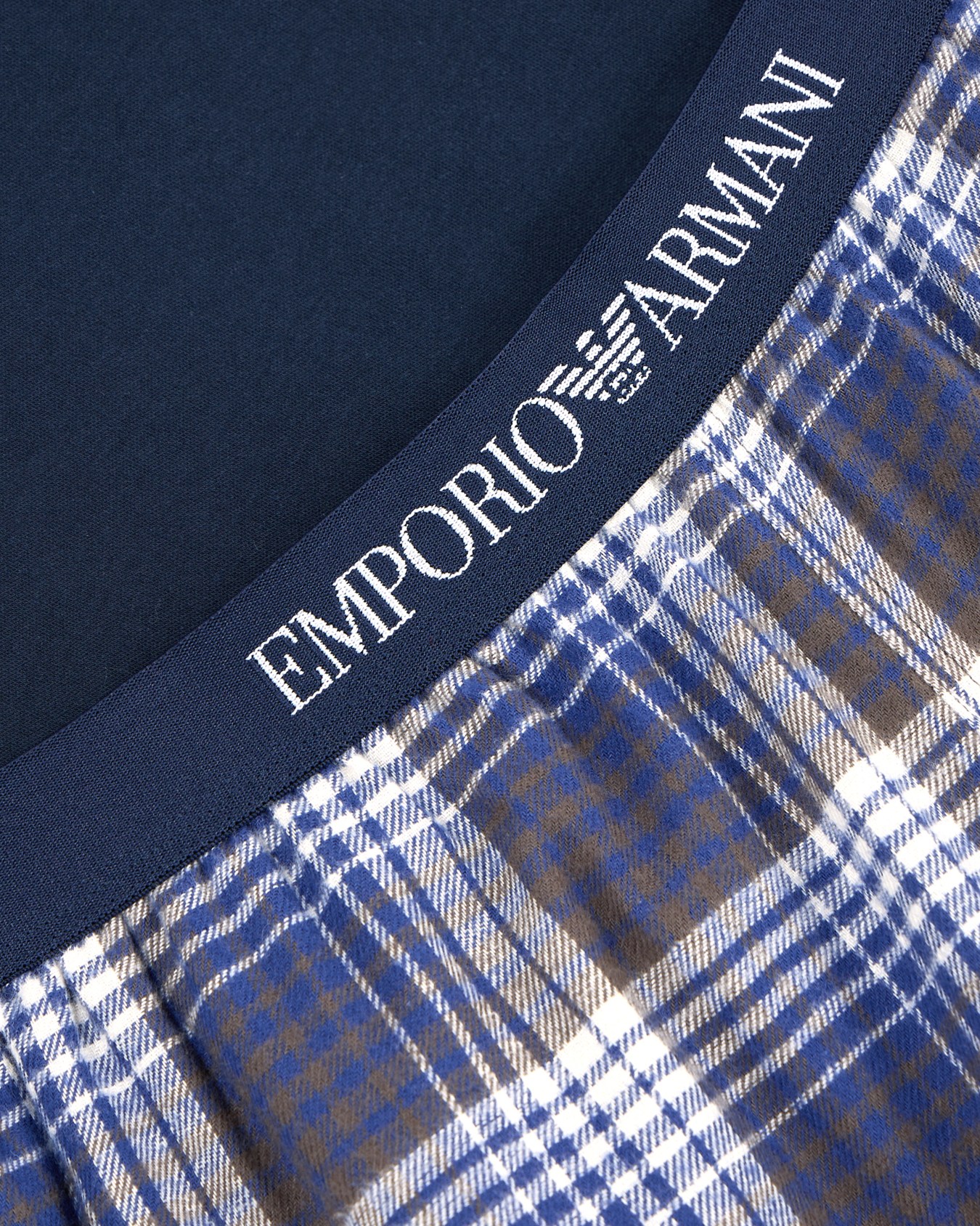 Pyjamas with trousers in an all-over patterned jacquard Slide 3