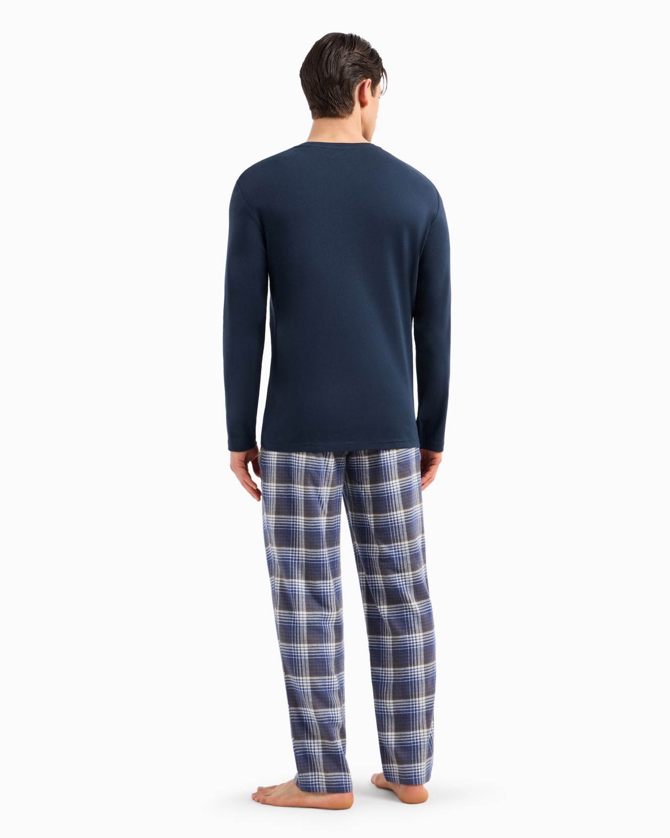 Pyjamas with trousers in an all-over patterned jacquard Slide 2