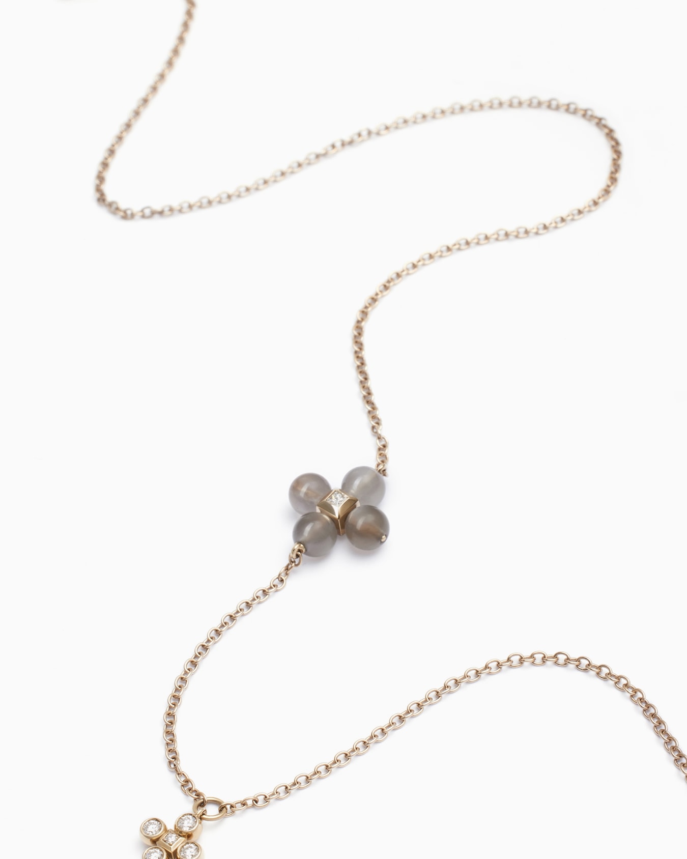 Collier long Gioia en or 18 carats, diamants et pierre de lune Diapositive 1