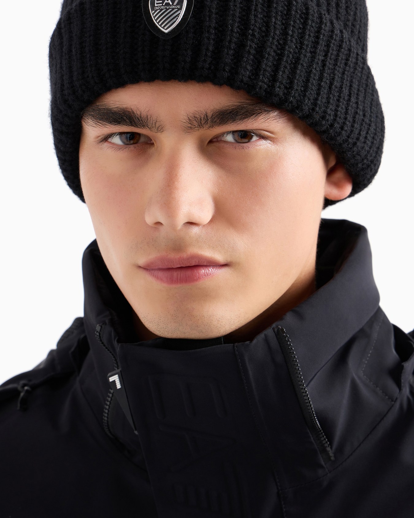 Wool and viscose blend beanie Slide 2
