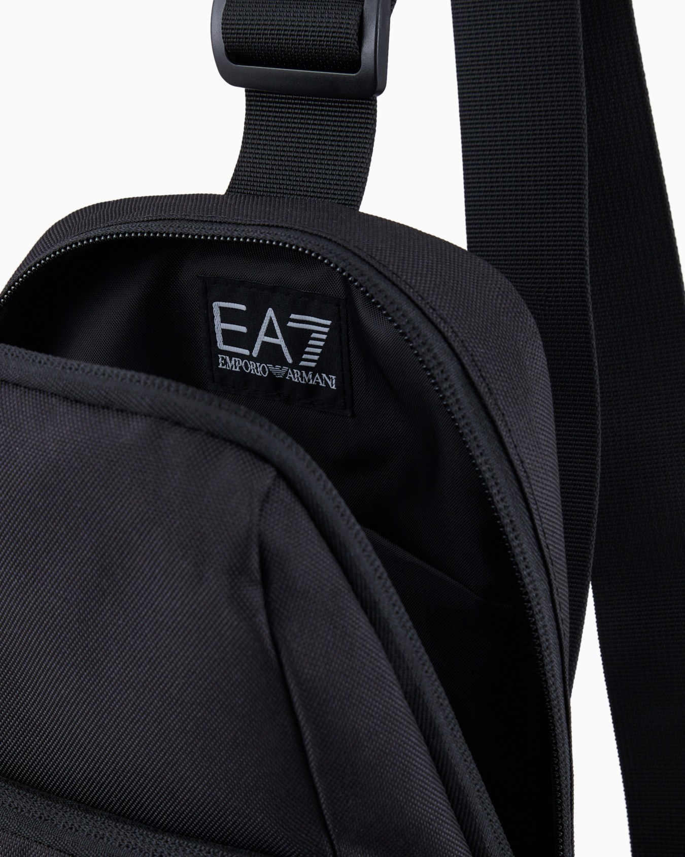 Large ASV recycled-fabric Train Core shoulder bag Slide 3