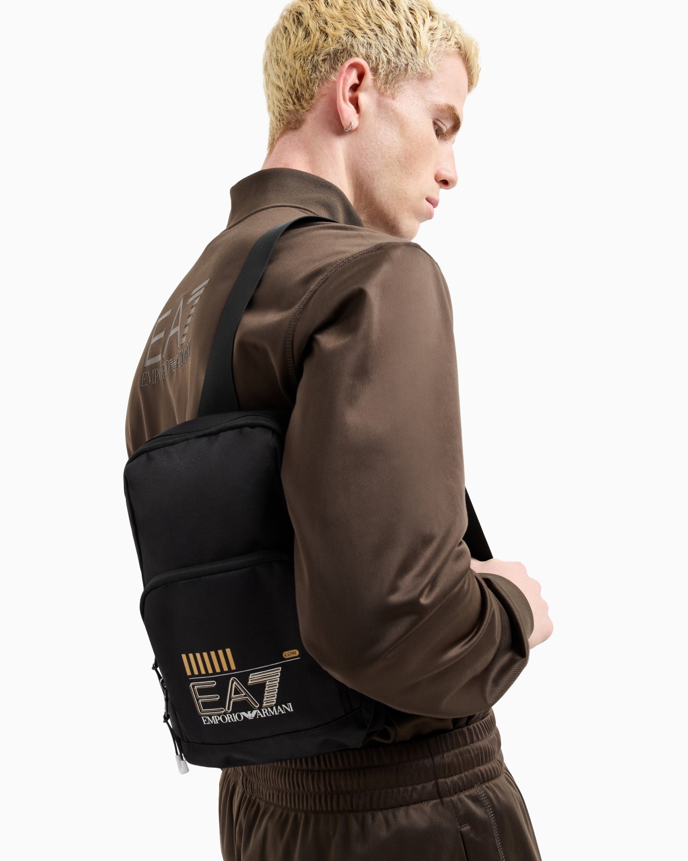 Large ASV recycled-fabric Train Core shoulder bag Slide 5