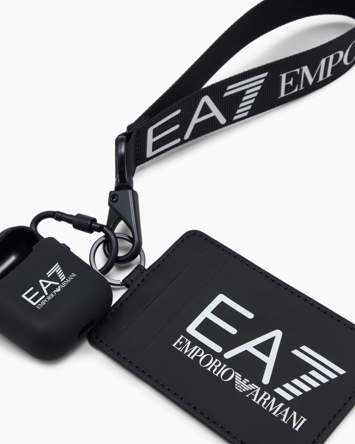 Wristlet case with integrated AirPods case Slide 2