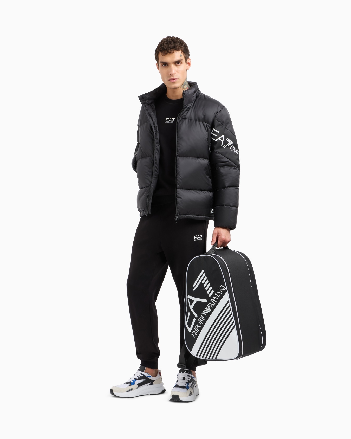 Backpack with padel racket pockets Slide 8