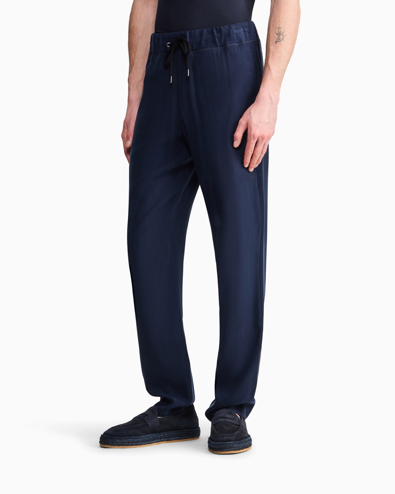 Hose Icon aus Cupro mit Tunnelzug Folie 3