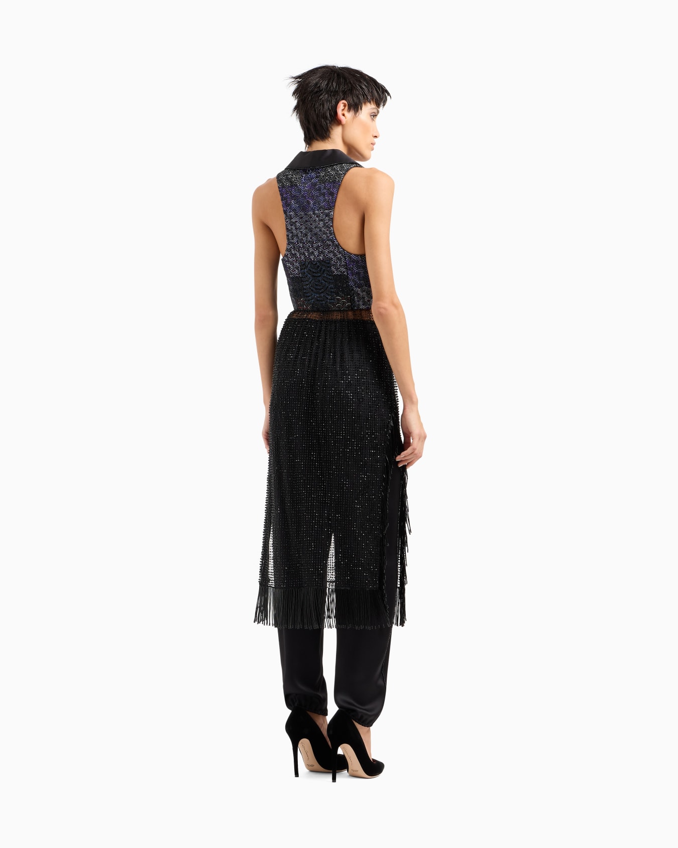 Dress with lapels and embroidered skirt Slide 2