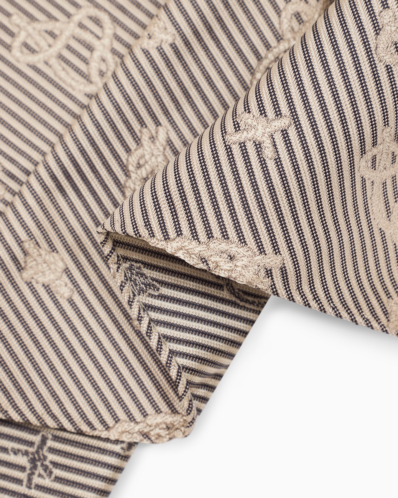Pañuelo de bolsillo en seda pura con fantasía de nudos en tejido jacquard Diapositiva 1