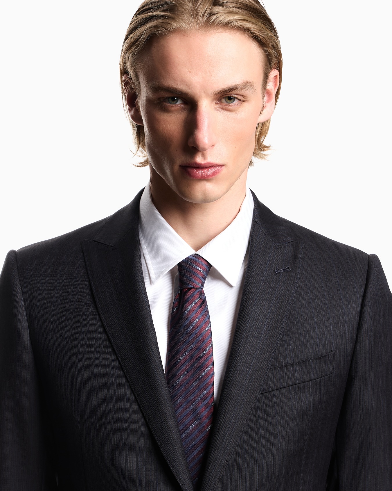 Corbata de seda pura con logotipo integral en tejido jacquard Diapositiva 2