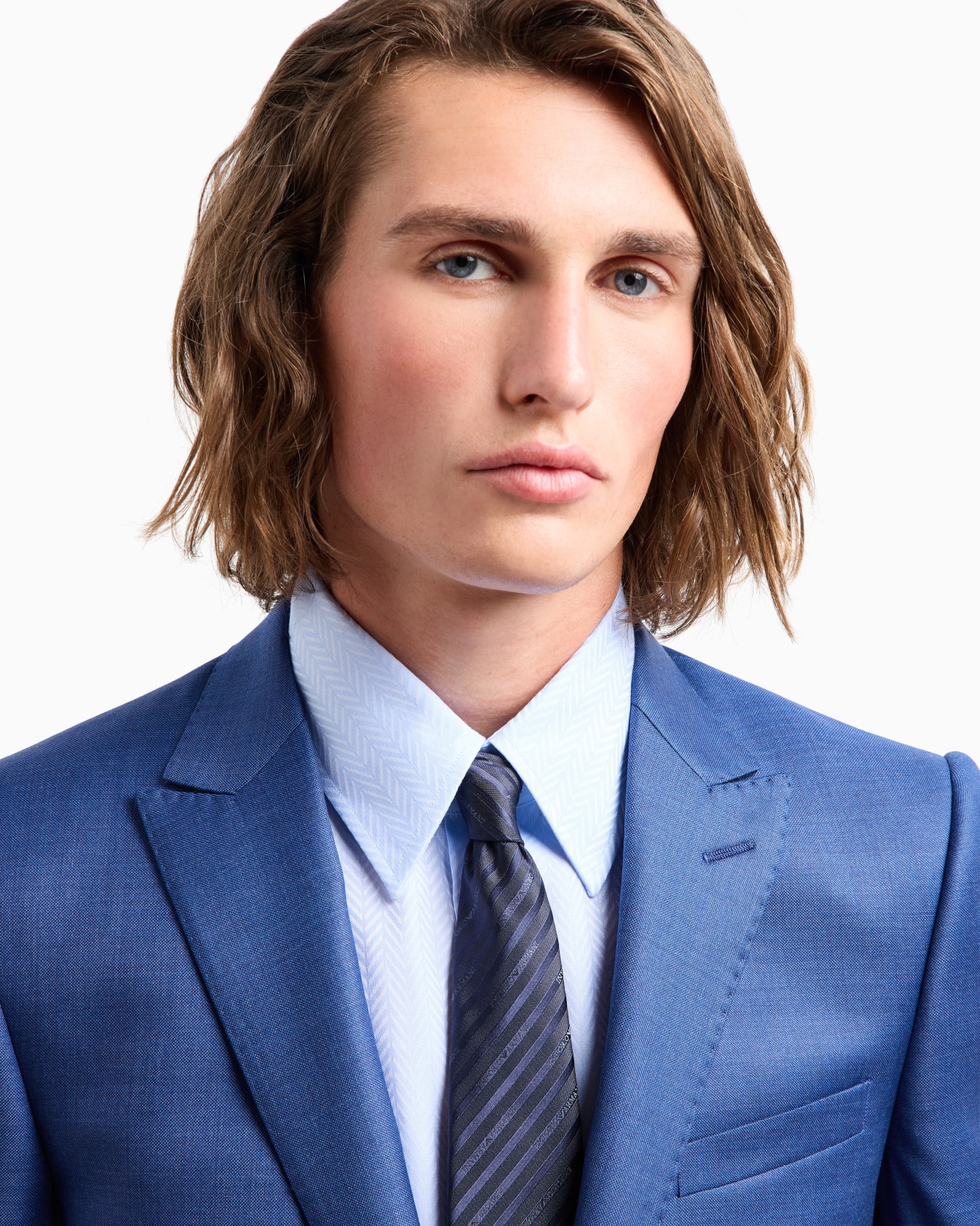 Pure silk tie with all-over jacquard logo Slide 2
