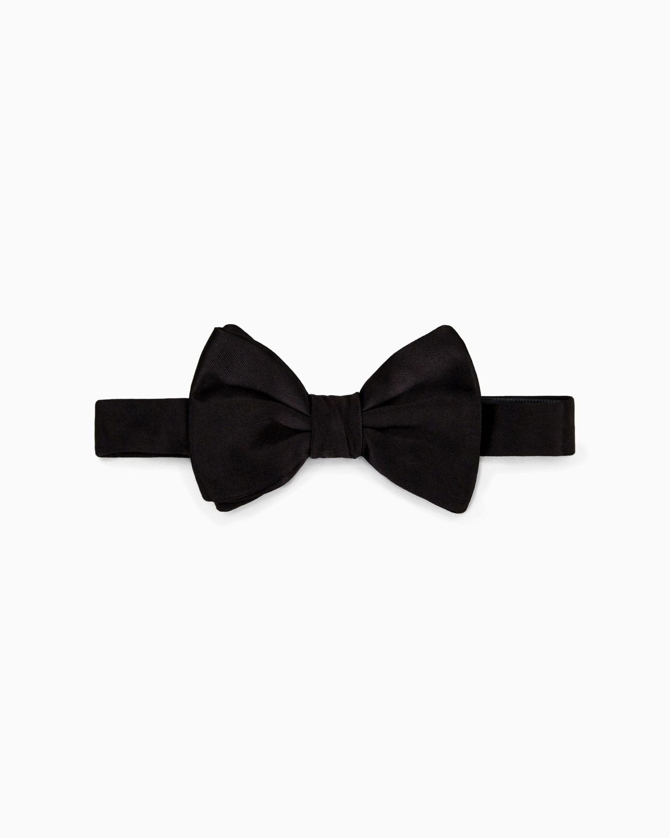 Pure silk knotted bow tie Slide 0