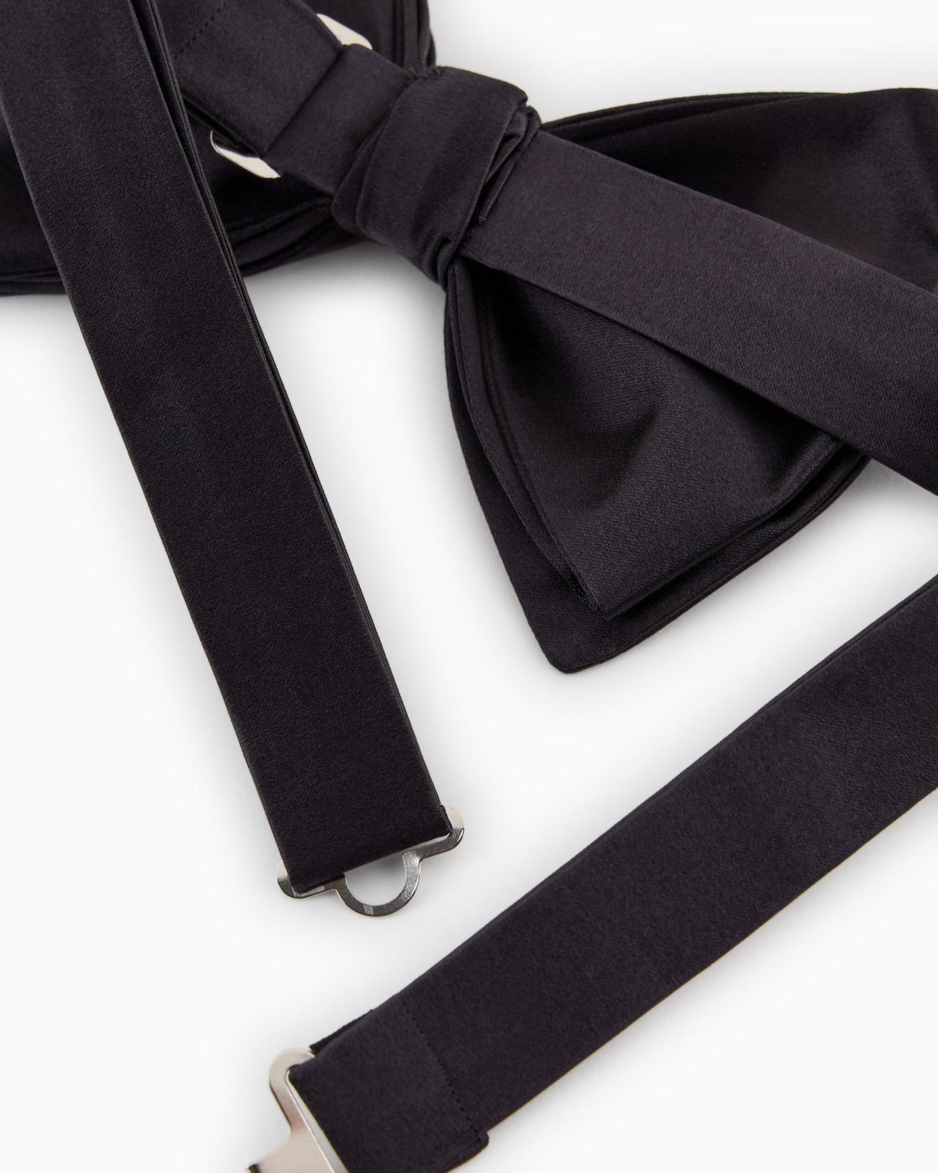 Pajarita grande anudada de pura seda Diapositiva 1