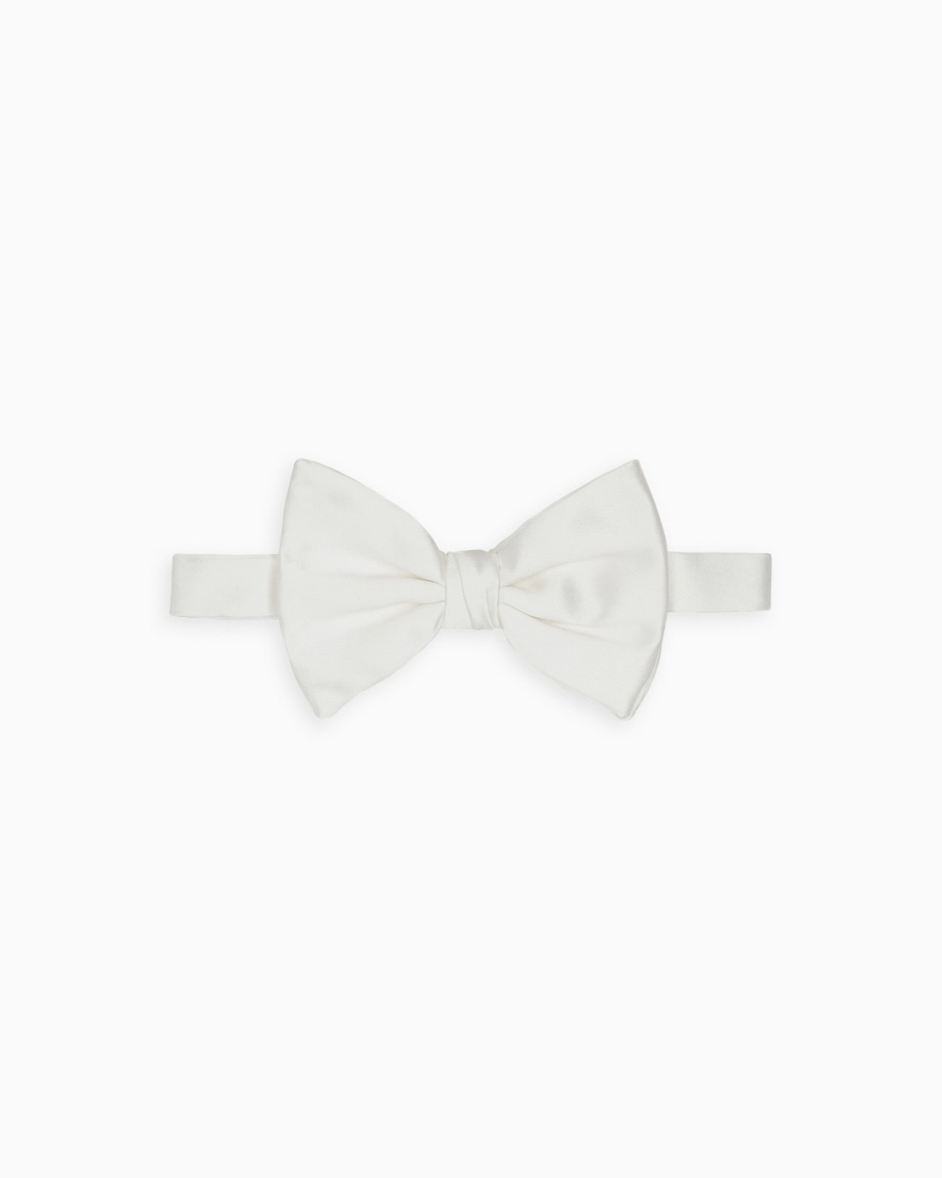 Large, pure silk knotted bow tie Slide 0
