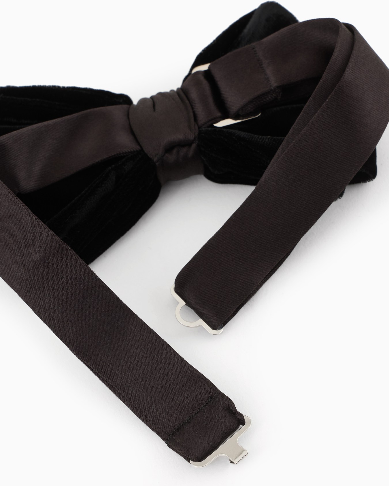 Giorgio’s velvet bow tie Slide 1
