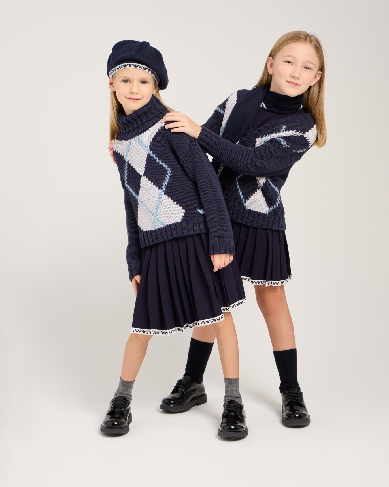 Beret and scarf set in a virgin wool blend with jacquard trim Slide 2