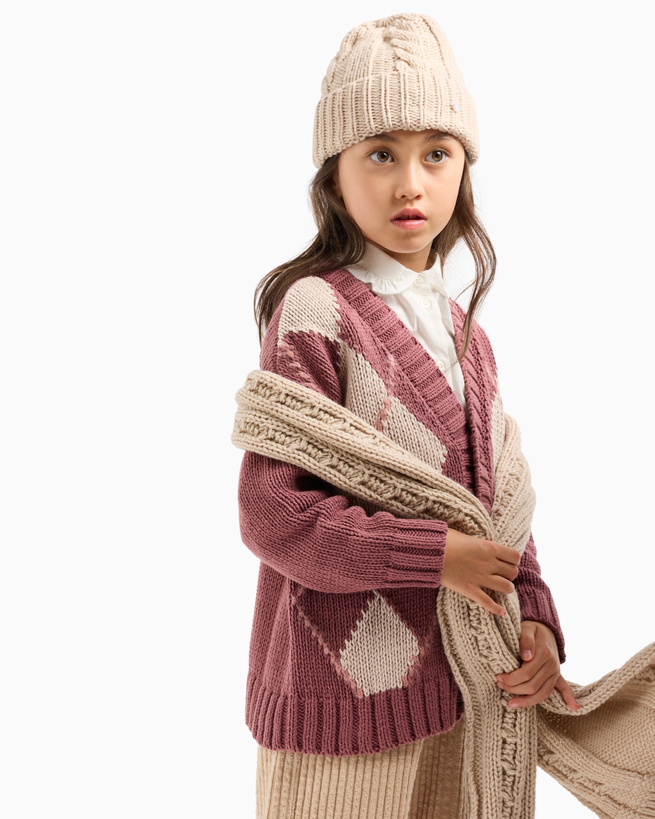 Cable-knit wool beanie and scarf set Slide 2