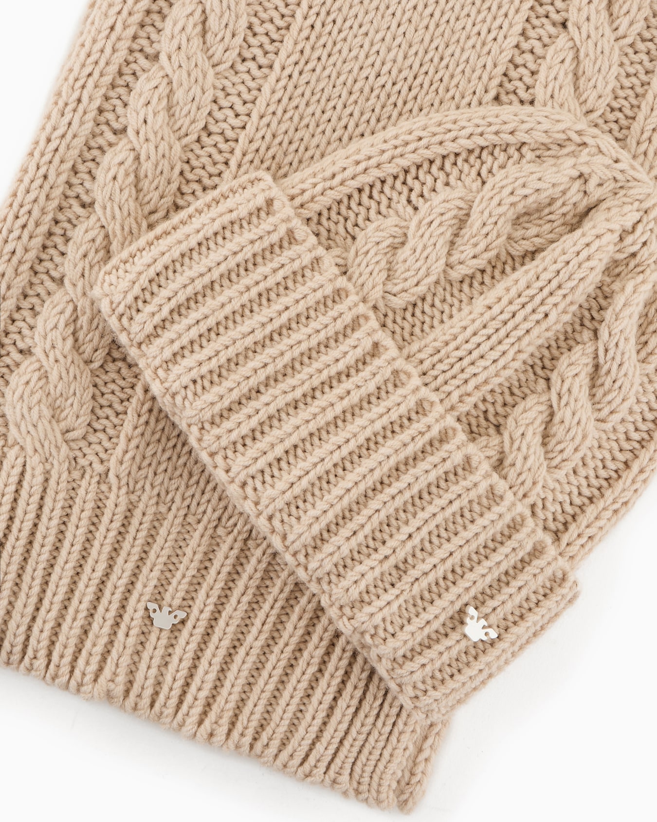 Cable-knit wool beanie and scarf set Slide 1