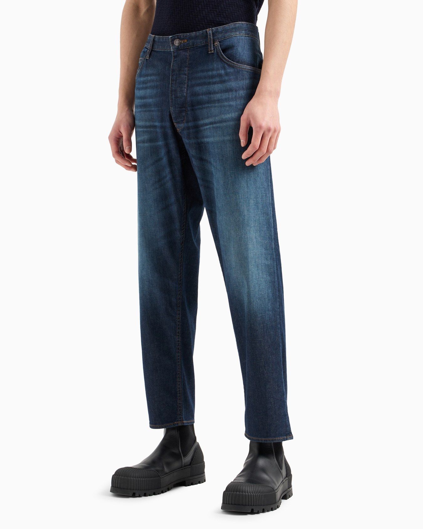 J69 loose-fit jeans in lightweight denim canvas Slide 1